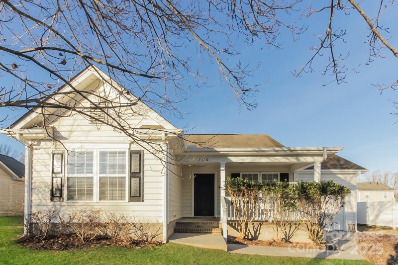 Property image 2 of 136 Sterling Terrace in Tall Oaks, Mooresville, NC 28115