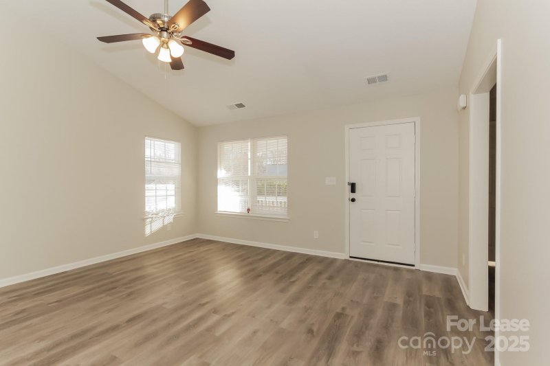 Property image 4 of 136 Sterling Terrace in Tall Oaks, Mooresville, NC 28115