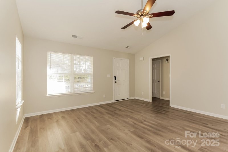 Property image 5 of 136 Sterling Terrace in Tall Oaks, Mooresville, NC 28115