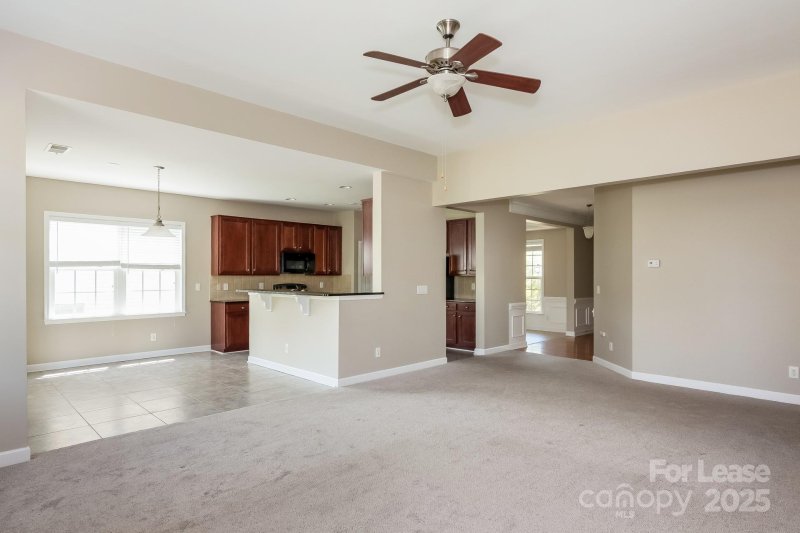 Property image 3 of 10230 Little Whiteoak Road in Reedy Creek Plantation, Charlotte, NC 28215
