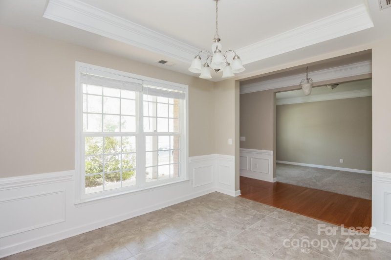 Property image 4 of 10230 Little Whiteoak Road in Reedy Creek Plantation, Charlotte, NC 28215