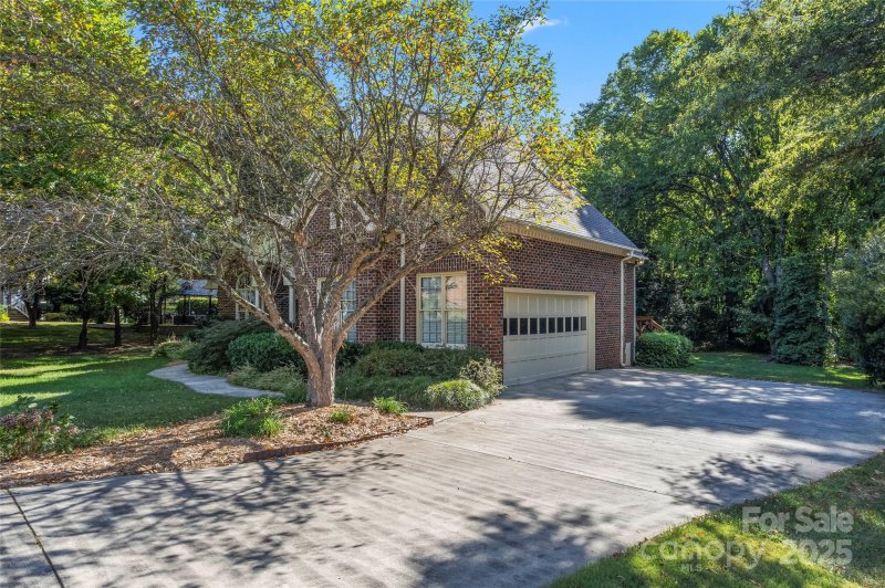 Property image 3 of 1252 Giverny Court in Asheford Green, Concord, NC 28027