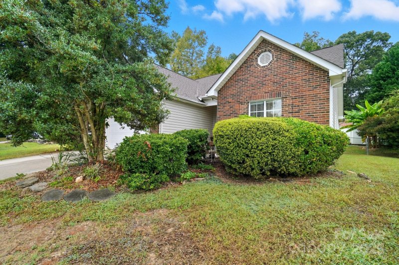 Property image 3 of 315 Tamarack Drive in Forest Park, Matthews, NC 28104