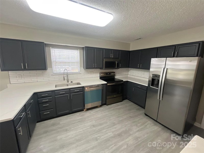 Property image 5 of 12042 Mallard Ridge Drive in Mallard Ridge, Charlotte, NC 28269