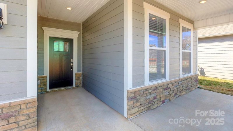 Property image 2 at 15 Fox Cove Road, Hendersonville, NC 28792