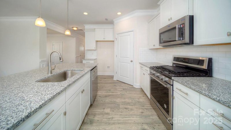 Property image 3 at 15 Fox Cove Road, Hendersonville, NC 28792