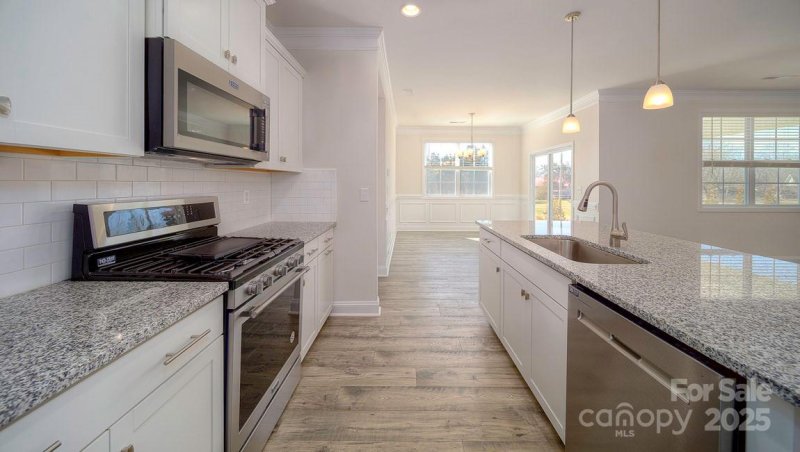 Property image 4 at 15 Fox Cove Road, Hendersonville, NC 28792