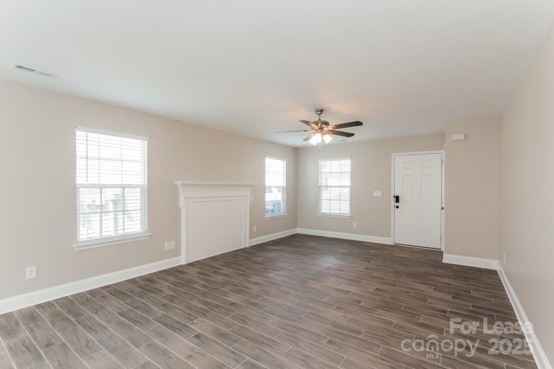 Property image 4 of 6219 Day Lilly Lane in Sunset Village, Charlotte, NC 28216