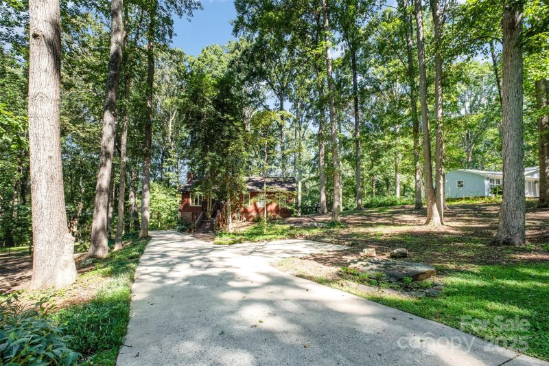 Property image 4 of 1009 Cumberland Drive in Rollingwood, Shelby, NC 28150