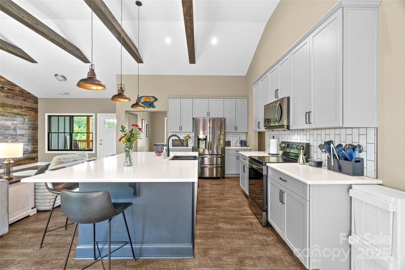 Property image 4 of 11 Farm Cove Lane in Blue Mist Farms, Leicester, NC 28748