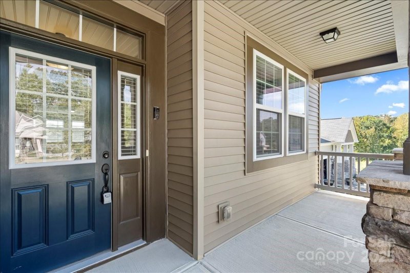 Property image 3 at 10165 Castlebrooke Drive, Concord, NC 28027