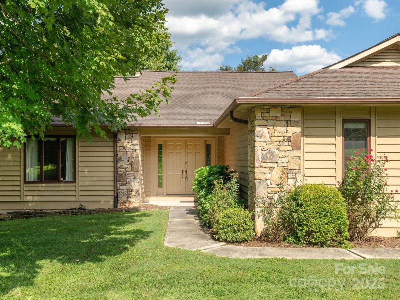 Property image 2 of 504 Crooked Creek Road in Crooked Creek, Hendersonville, NC 28739