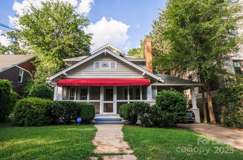 1716 Lombardy Circle