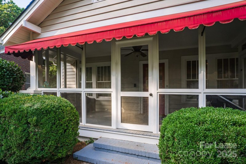 Property image 3 of 1716 Lombardy Circle in Dilworth, Charlotte, NC 28203