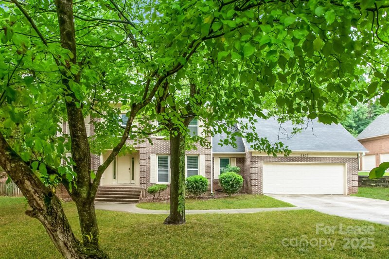 Property image 2 of 6806 Van De Rohe Drive in Silverwood, Charlotte, NC 28215