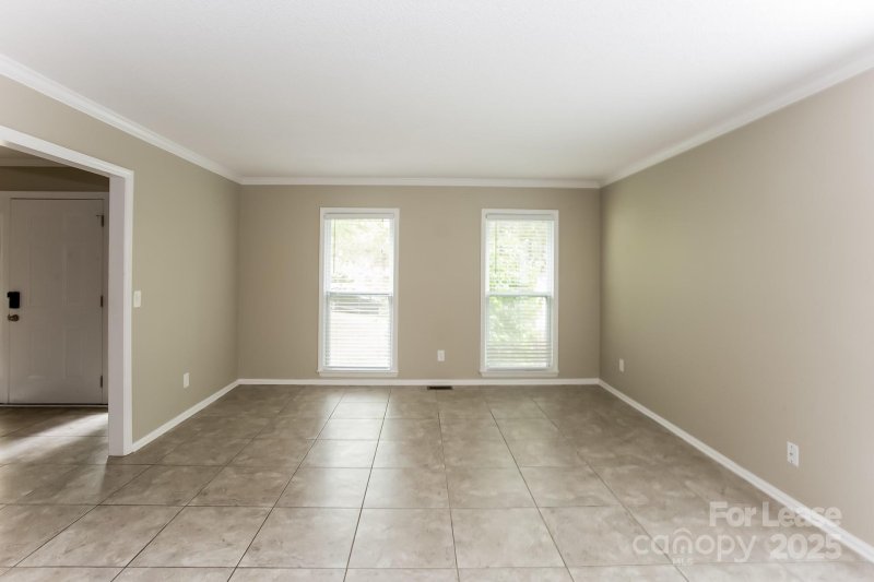 Property image 4 of 6806 Van De Rohe Drive in Silverwood, Charlotte, NC 28215