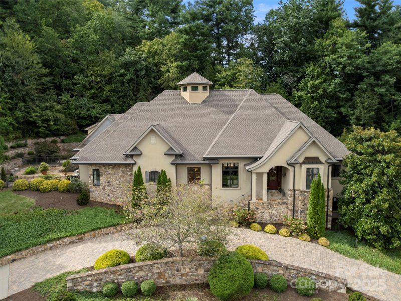 Property image 2 of 190 Mistletoe Trail in Creekside, Hendersonville, NC 28791