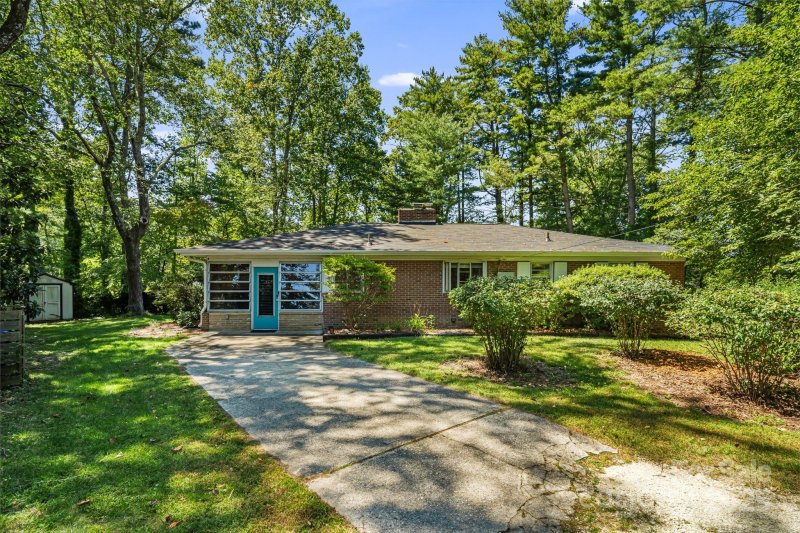 Property image 2 at 3151 Magnolia Drive, Hendersonville, NC 28792