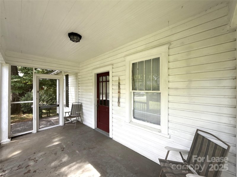 Property image 2 of 2214 Floral Avenue in Dilworth, Charlotte, NC 28203