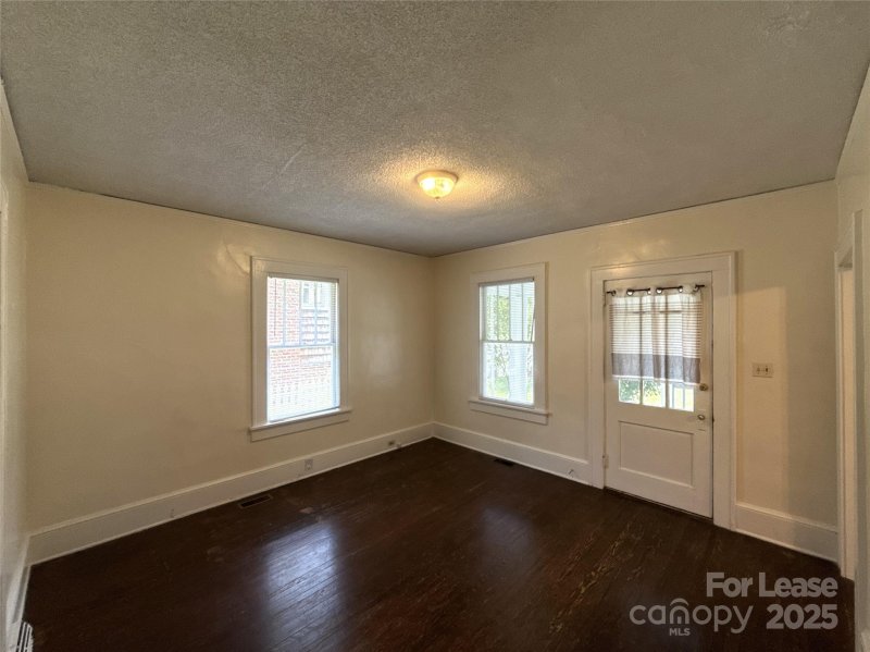 Property image 3 of 2214 Floral Avenue in Dilworth, Charlotte, NC 28203