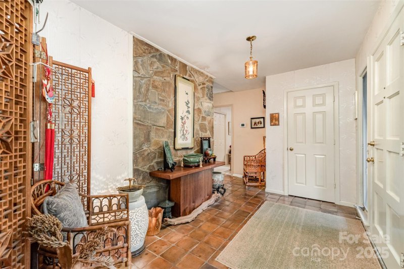 Property image 3 of 5217 Hillingdon Road in Montibello, Charlotte, NC 28226