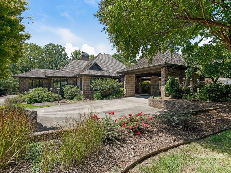 Property image 2 of 2118 Bent Branch Road in Southpark, Charlotte, NC 28226