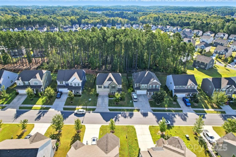 Property image 3 of 193 Falls Cove Drive in Falls Cove at Lake Norman, Troutman, NC 28166