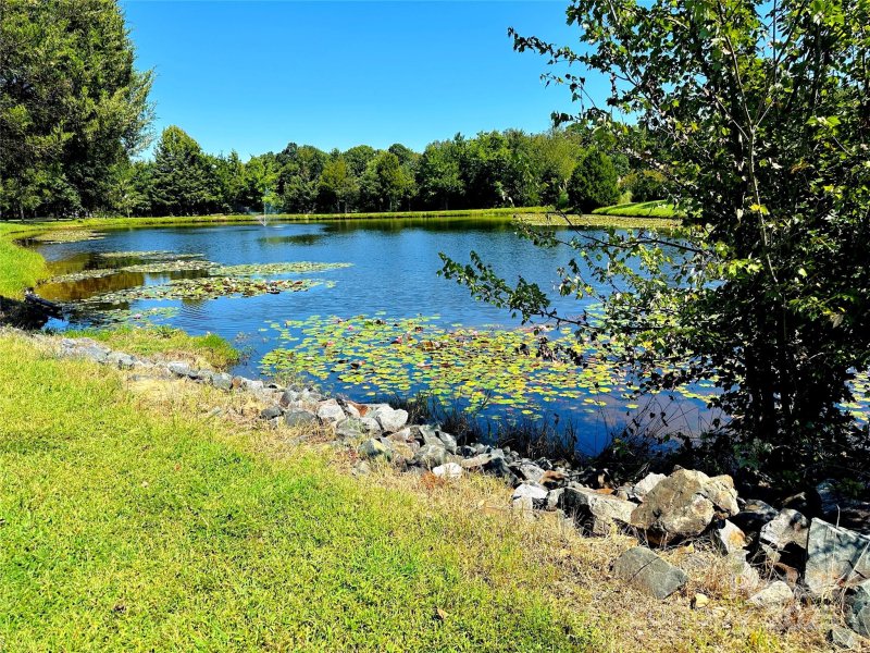 Property image 5 of 3900 Canterbrook Drive in The Villages Of Leacroft, Charlotte, NC 28269