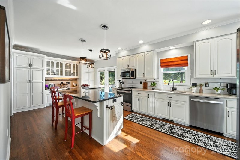 Property image 5 at 4921 Elmhurst Drive, Hickory, NC 28601