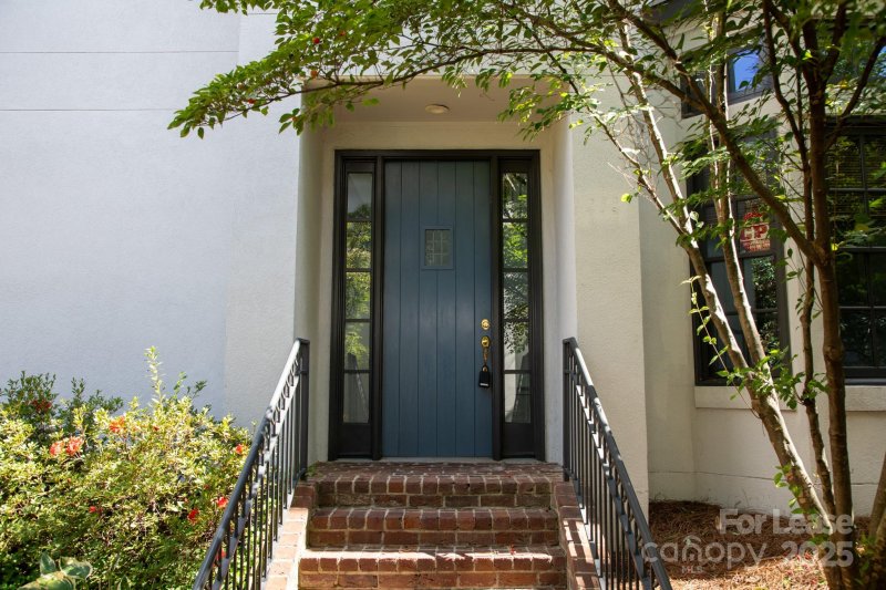 Property image 2 at 232 Wendover Heights Circle, Charlotte, NC 28211