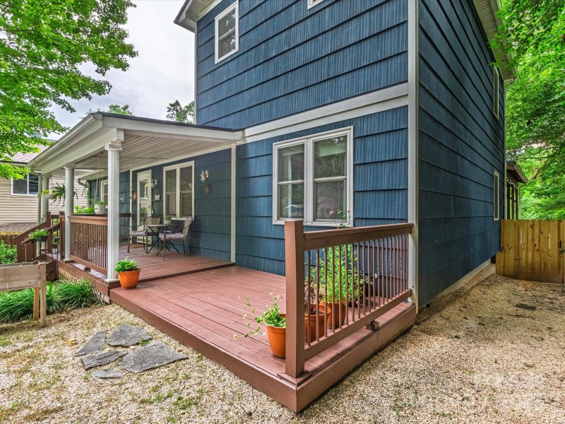 Property image 5 of 126 Locust Court in Royal Pines, Arden, NC 28704