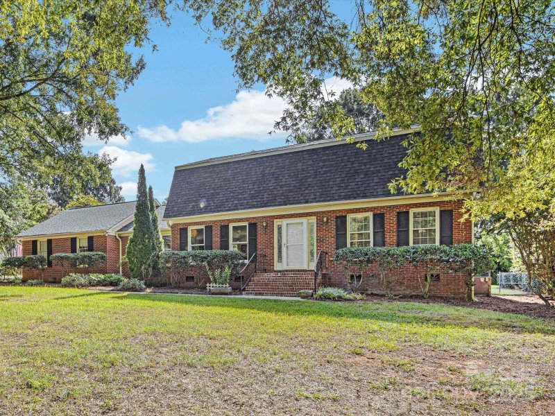 Property image 5 of 7410 Canterway Drive in Farmwood, Mint Hill, NC 28227