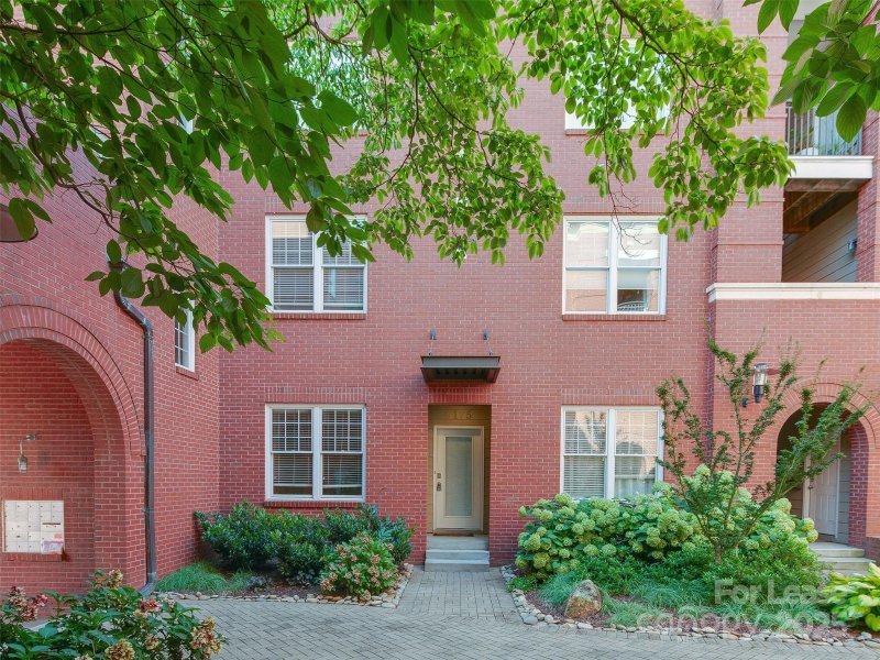 Property image 2 at 400 Clarice Avenue, Charlotte, NC 28204