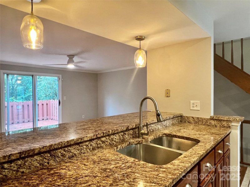 Property image 4 of 1317 Maple Shade Lane in Sardis Glen, Charlotte, NC 28270