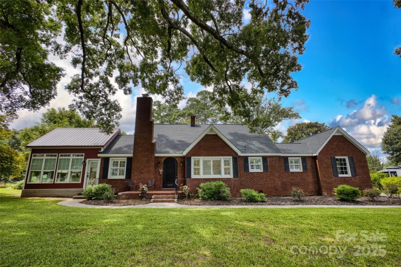 Cherry Broad Acres, Rock Hill Community