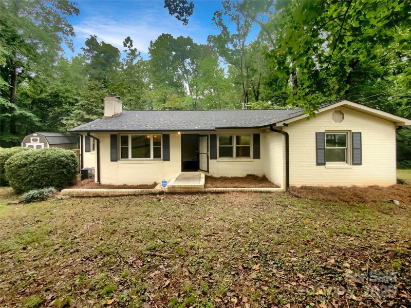 7113 Ridge Lane Road