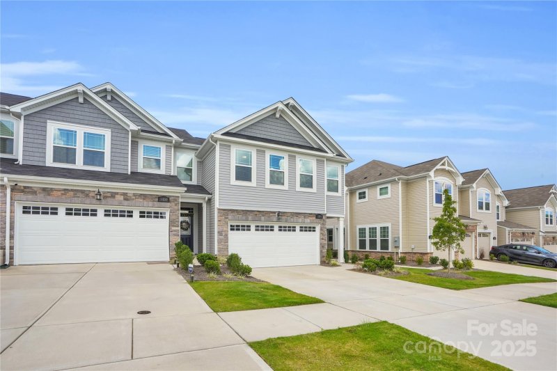 Property image 2 of 11246 Bartrams Way in Porters Row, Charlotte, NC 28278
