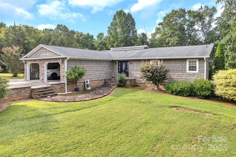 Property image 4 at 114 Lakeshore Drive, Kings Mountain, NC 28086