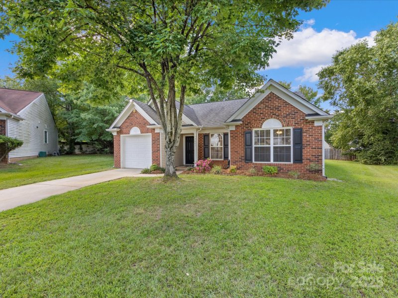 Property image 3 of 7401 Stone Mountain Court in Silverstone, Charlotte, NC 28262