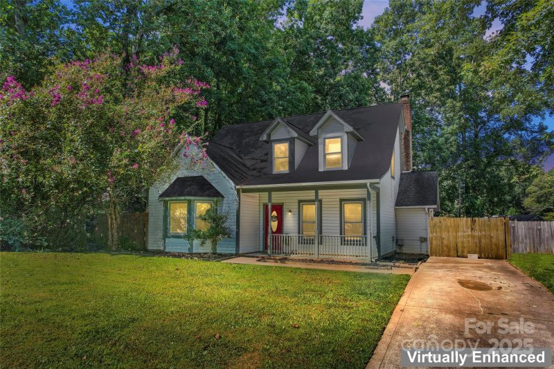 Property image 2 at 5925 Loch Arbor Lane, Charlotte, NC 28227