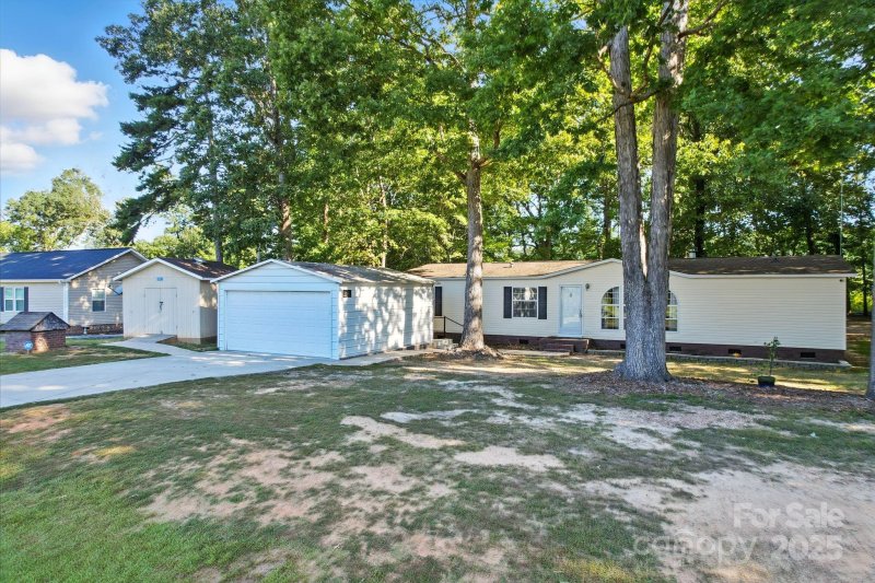 Property image 2 of 13768 Saint Thomas Drive in Island Creek, Stanfield, NC 28163