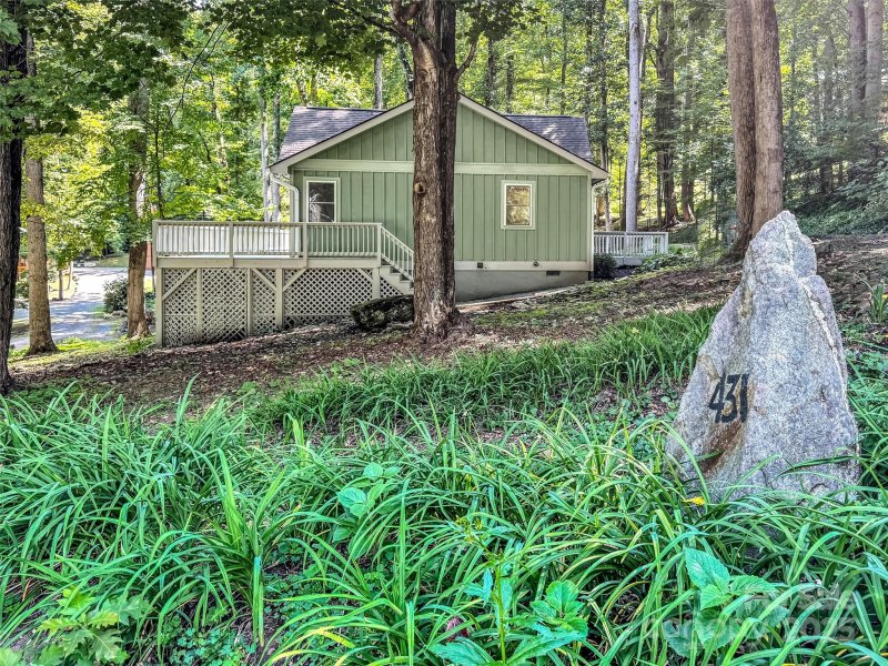 Property image 3 of 431 Summit Drive in Mountain Top Development Inc, Maggie Valley, NC 28751
