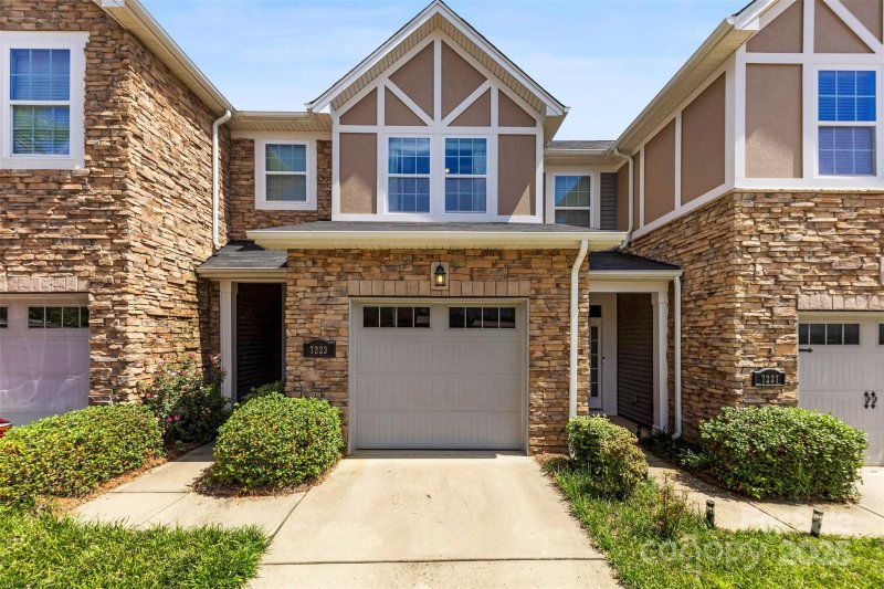 Property image 2 of 7223 Lochy Lane in Berewick, Charlotte, NC 28278