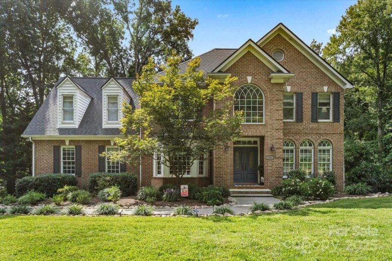 Property image 4 of 1281 Lurecliff Place in Clifflure Estates, Fort Mill, SC 29708