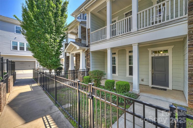 Property image 2 of 2315 Crockett Park Place in Dilworth, Charlotte, NC 28203