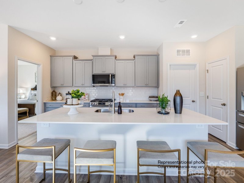 Property image 5 of 230 Runner Stone Lane in Elizabeth, Fort Mill, SC 29715