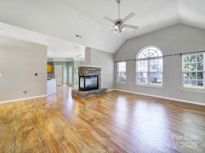 Property image 4 of 115 Lamplighter Lane in Harris Village, Mooresville, NC 28115