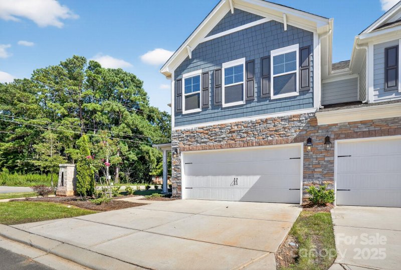 Property image 2 of 4211 Plumeria Way in Avondale, Fort Mill, SC 29707