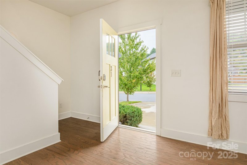 Property image 4 of 31 Harrelson Lane in Sycamore Cottages, Fletcher, NC 28732