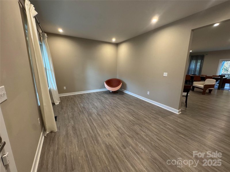 Property image 4 of 7708 W Berkeley Road in Villages Of Denver, Denver, NC 28037